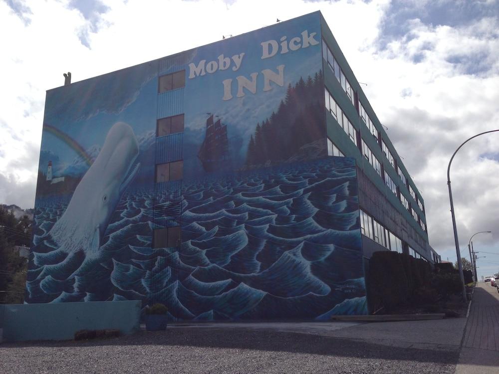 Moby Dick Inn Принц Рупърт Екстериор снимка